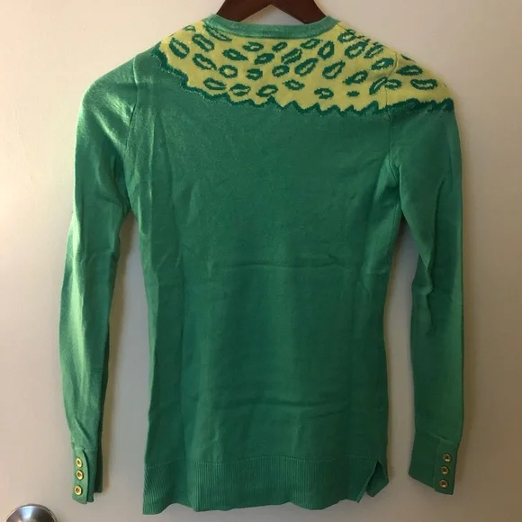 Lilly Pulitzer green alligator sweater with gold buttons - Picture 4 of 5